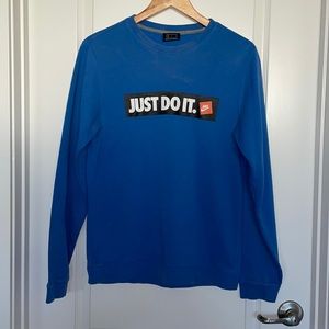 Nike Crewneck. Size: S